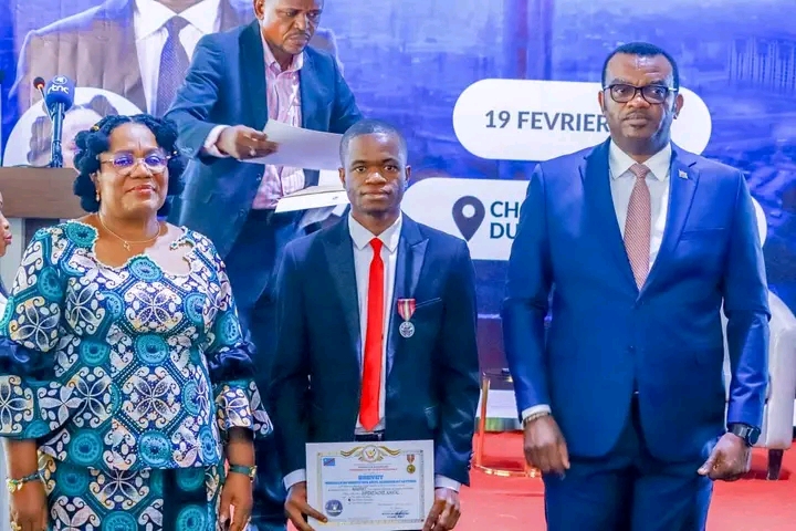 RDC : l'étudiant Russell Mpenemoke propulse l’innovation numérique avec RudLess RDC : l’étudiant Russell Mpenemoke propulse l’innovation numérique avec RudLess