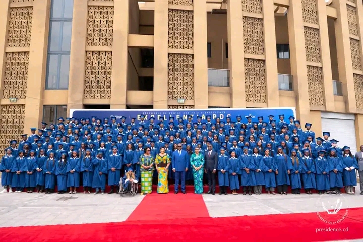 ESURSI : 185 meilleurs lauréats de l'Examen d'État décrochent les premières bourses « Excellentia RDC » 1785282459060